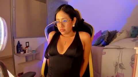 Snapshot of lisa_t08 chatting on November 14, 6:01 am Lisa Thompson online show from November 14, 6:01 am