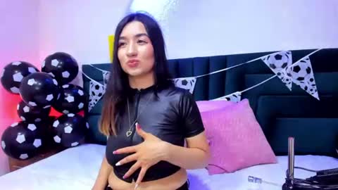 lisa white  online show from June 13, 9:46 pm