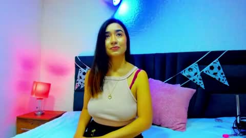 lisa white  online show from June 15, 8:55 pm