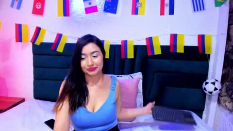 lisa white  online show from June 30, 8:21 pm