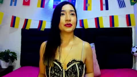 lisa white  online show from July 13, 8:22 pm