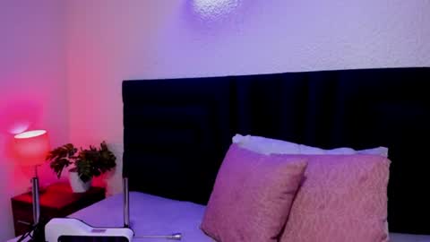 lisa white  online show from July 23, 8:40 pm