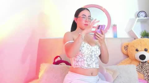 Lisa online show from March 6, 11:45 pm