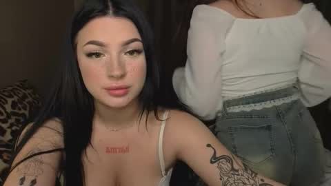 Snapshot of lisaanddenis chatting on October 4, 2:48 pm Lisa and Den online show from October 4, 2:48 pm