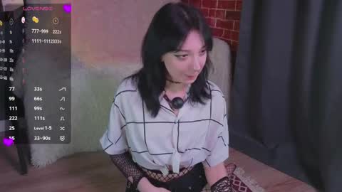 Snapshot of lisabunnyyy chatting on April 27, 10:19 pm Lisa online show from April 27, 10:19 pm
