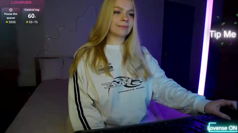 Lisa online show from January 19, 2:32 pm