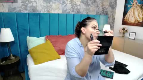 lisacroft online show from November 26, 8:04 am