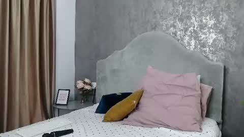 lisacroft online show from June 14, 5:53 am