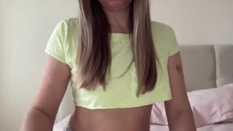 Snapshot of lisaflower1 chatting on December 2, 9:25 am Lisa online show from December 2, 9:25 am