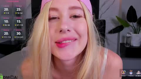 Snapshot of lisafoxy_ chatting on October 2, 1:34 am Lisa online show from October 2, 1:34 am