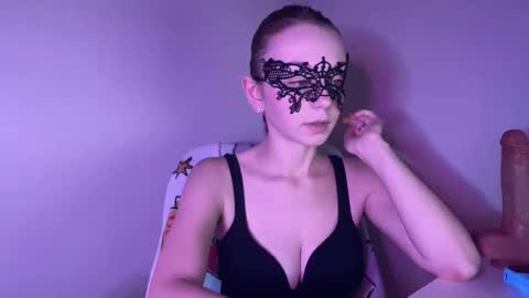 Snapshot of lisafrazier chatting on September 10, 5:13 pm Lisa online show from September 10, 5:13 pm