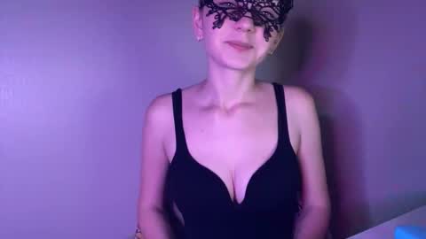 Snapshot of lisafrazier chatting on September 12, 5:35 pm Lisa online show from September 12, 5:35 pm