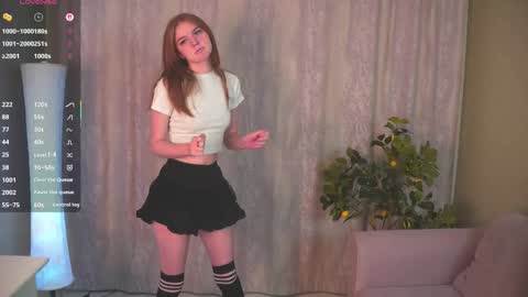 Snapshot of lisagriswell chatting on November 15, 4:03 pm Molly online show from November 15, 4:03 pm