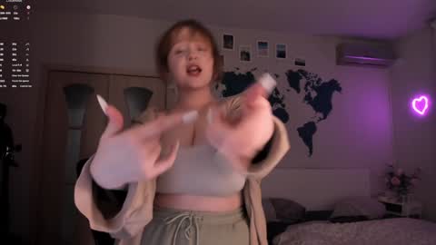 Snapshot of lisalaas chatting on December 22, 3:22 pm -Lisa- Help me to reach 100 thumbs up3 online show from December 22, 3:22 pm