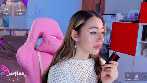 Snapshot of lisamayson chatting on December 3, 12:35 am LISA online show from December 3, 12:35 am