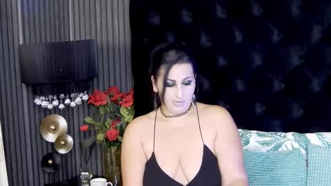 Snapshot of lisamaze chatting on September 15, 5:13 pm SofiaHanson online show from September 15, 5:13 pm