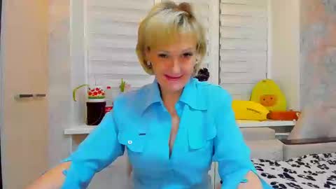 Snapshot of lisasimsx chatting on February 23, 7:28 pm Lisasimsxs online show from February 23, 7:28 pm
