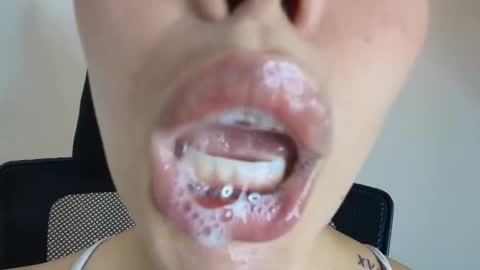 Snapshot of lisbet_21x chatting on November 27, 7:16 pm Lisbet online show from November 27, 7:16 pm