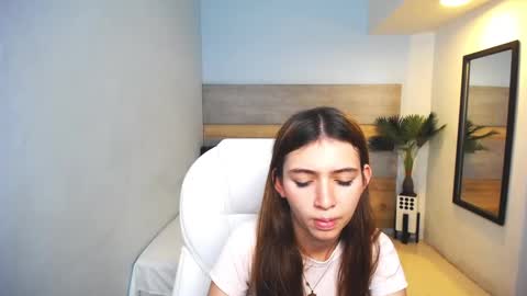 Snapshot of liseth_fox chatting on December 6, 7:56 pm Liseth Fox online show from December 6, 7:56 pm