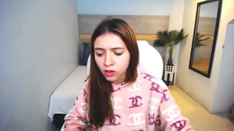 Snapshot of liseth_fox chatting on December 7, 12:45 pm Liseth Fox online show from December 7, 12:45 pm