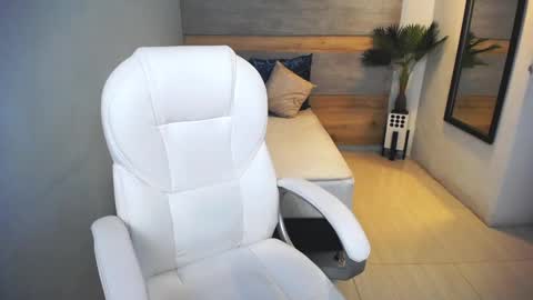 Snapshot of liseth_fox chatting on December 10, 8:05 pm Liseth Fox online show from December 10, 8:05 pm