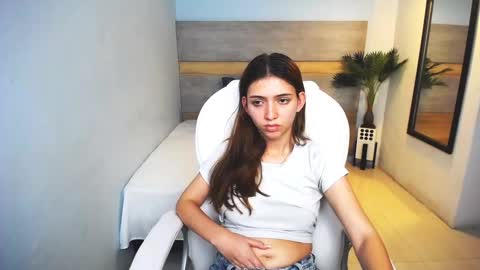 Snapshot of liseth_fox chatting on December 16, 3:54 pm Liseth Fox online show from December 16, 3:54 pm