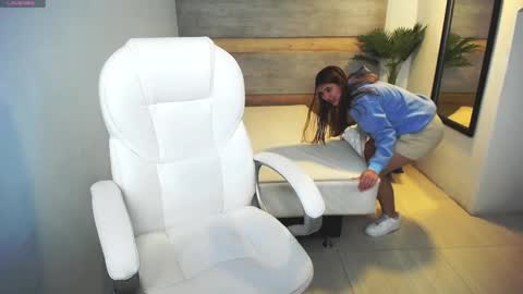 Snapshot of liseth_fox chatting on February 8, 12:17 pm Liseth Fox online show from February 8, 12:17 pm