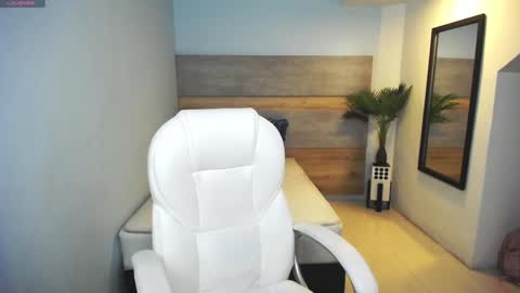 Snapshot of liseth_fox chatting on February 21, 7:54 pm Liseth Fox online show from February 21, 7:54 pm