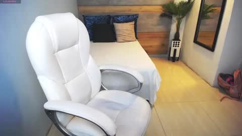 Snapshot of liseth_fox chatting on February 22, 2:06 am Liseth Fox online show from February 22, 2:06 am