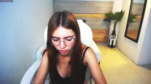 Snapshot of liseth_fox chatting on February 24, 10:14 pm Liseth Fox online show from February 24, 10:14 pm