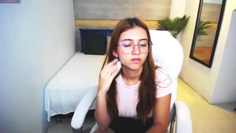 Snapshot of liseth_fox chatting on February 26, 11:37 pm Liseth Fox online show from February 26, 11:37 pm