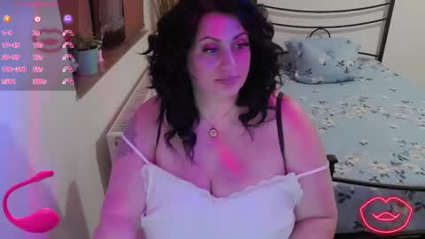 lisette_ online show from April 21, 6:44 pm