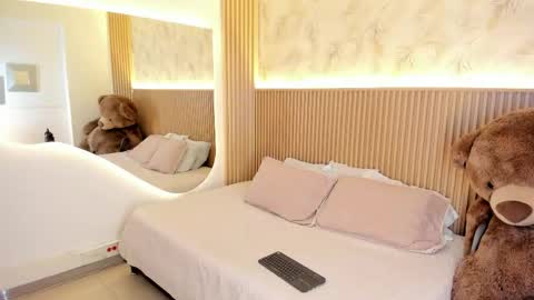 Snapshot of liss_reyes chatting on May 8, 12:21 pm Liss online show from May 8, 12:21 pm