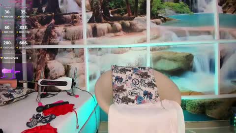 Snapshot of lissa_brown_ chatting on February 12, 2:45 am Lissa online show from February 12, 2:45 am