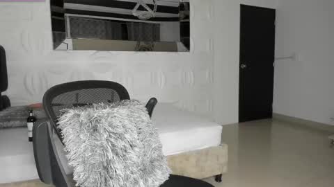 Snapshot of lissa_brown_ chatting on November 13, 3:38 am Lissa online show from November 13, 3:38 am