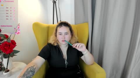 Snapshot of lissa_jamess chatting on November 26, 10:27 am Lissa online show from November 26, 10:27 am