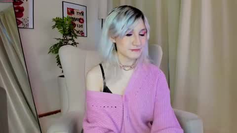 Snapshot of lissa_jamess chatting on December 1, 8:08 am Lissa online show from December 1, 8:08 am