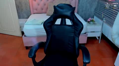 L I S S A  online show from June 10, 3:18 am