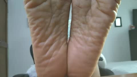 Snapshot of lissafeethot chatting on November 11, 8:20 pm Lissafeethot online show from November 11, 8:20 pm