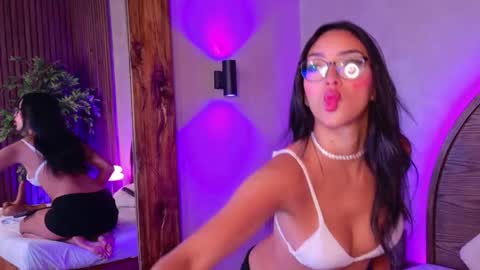 Snapshot of lissafeniix chatting on May 28, 4:26 pm Isaa online show from May 28, 4:26 pm