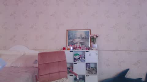 Alice Dont forget to thumbs up its very important  online show from April 2, 10:24 am