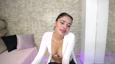 Snapshot of lissbrown chatting on November 1, 12:51 pm Liss Brown online show from November 1, 12:51 pm