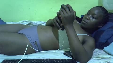 lisssa01 online show from December 3, 7:12 pm