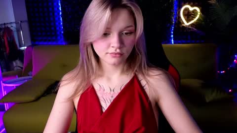 Snapshot of litabrom chatting on December 5, 4:09 am Lena online show from December 5, 4:09 am