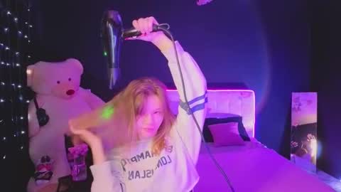 Snapshot of litabrom chatting on November 26, 2:34 am Lena online show from November 26, 2:34 am