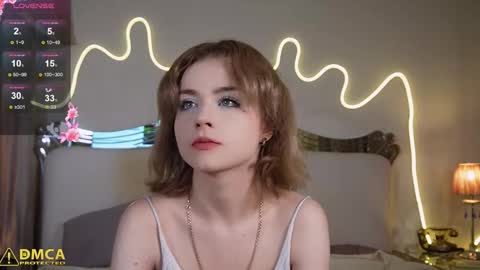 Snapshot of litt1e_emilyy chatting on October 19, 8:53 pm litt1e_emilyy online show from October 19, 8:53 pm