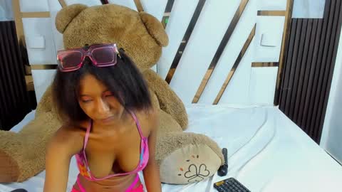 Snapshot of litte_ebony chatting on December 27, 6:53 pm Ashley online show from December 27, 6:53 pm