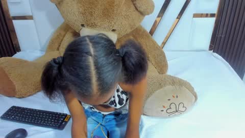 Snapshot of litte_ebony chatting on December 28, 6:40 pm Ashley online show from December 28, 6:40 pm
