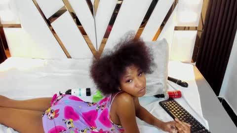 Snapshot of litte_ebony chatting on January 24, 9:47 pm Ashley online show from January 24, 9:47 pm