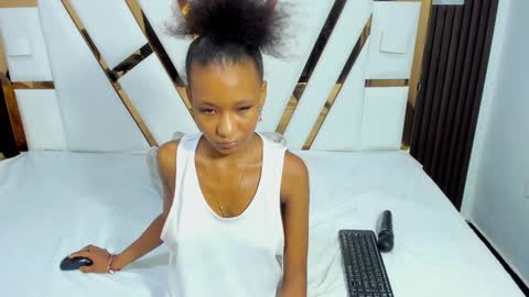 Snapshot of litte_ebony chatting on January 25, 6:46 pm Ashley online show from January 25, 6:46 pm